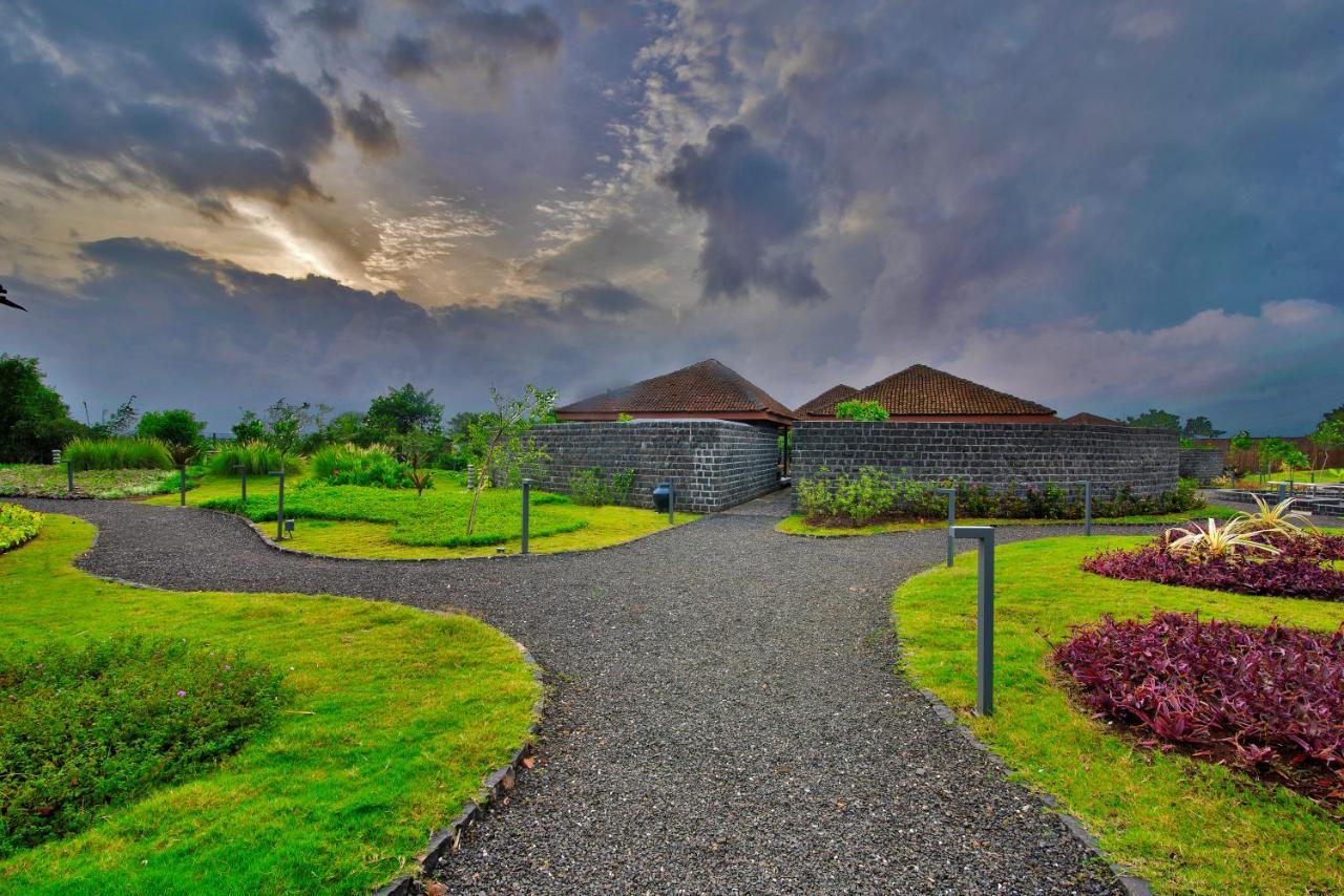 Viveda Wellness Resort Nashik Bagian luar foto