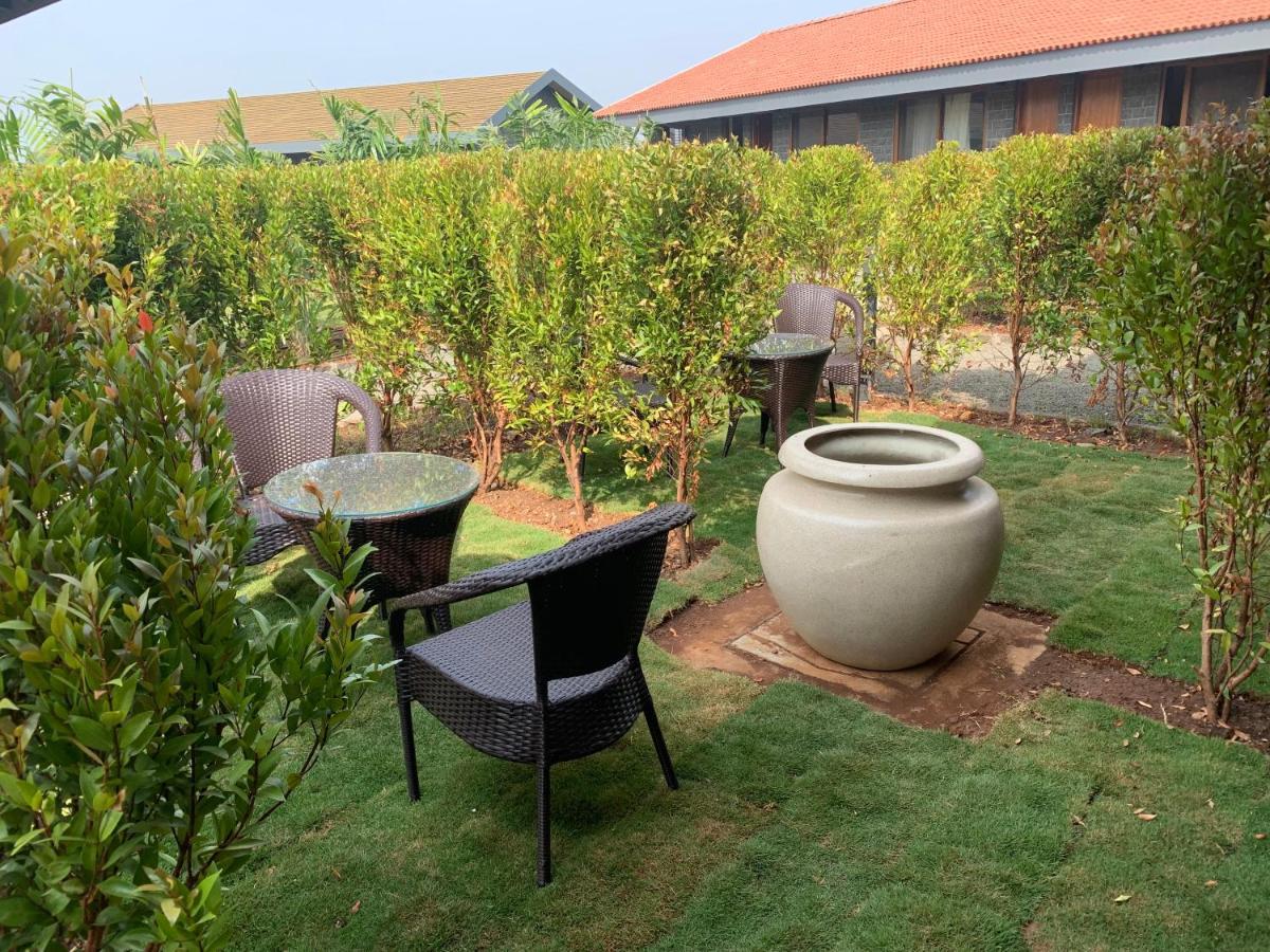 Viveda Wellness Resort Nashik Bagian luar foto