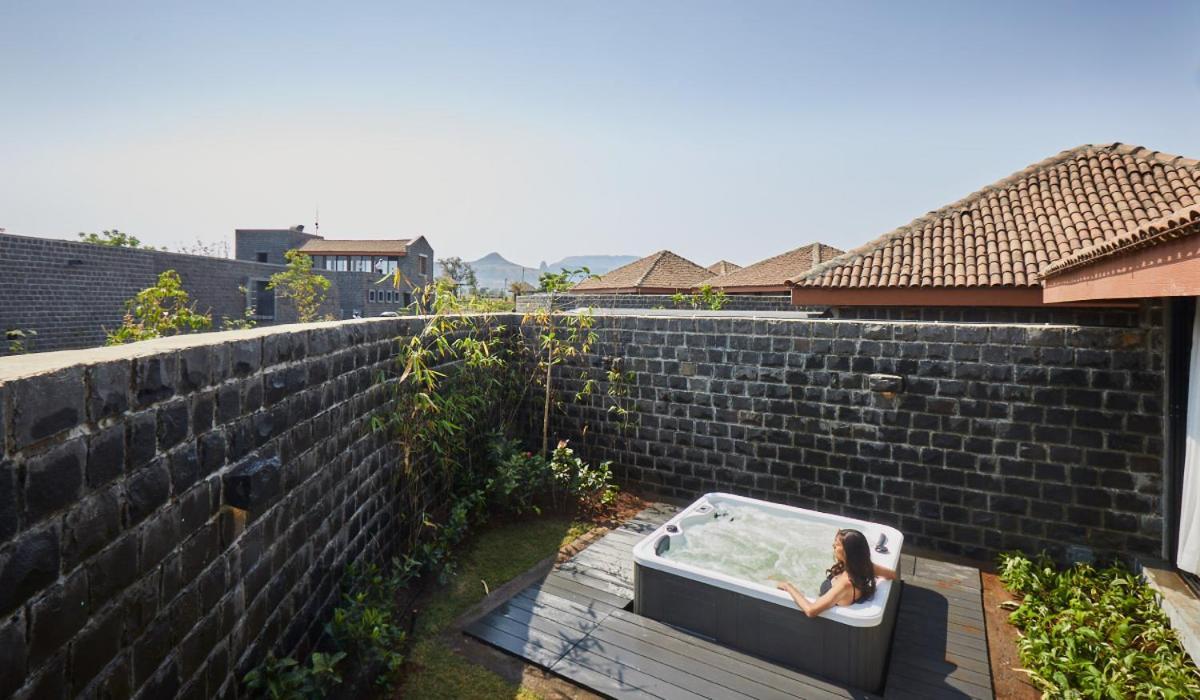 Viveda Wellness Resort Nashik Bagian luar foto